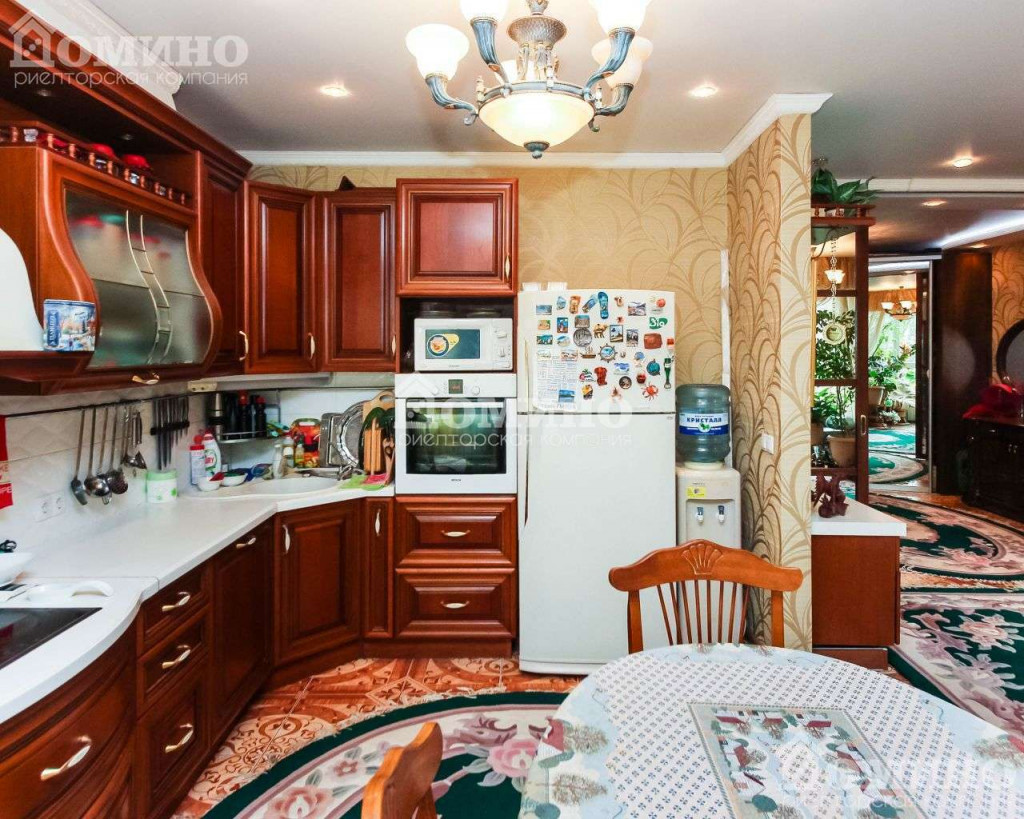 3-комн. квартира, 128.9 м², 2 этаж из 8