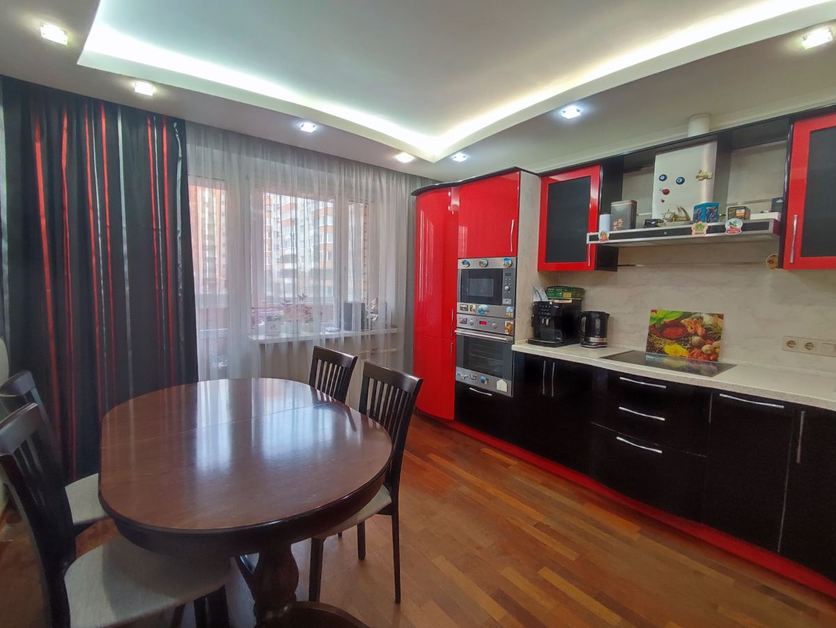 3-комн. квартира, 91.6 м², 2 этаж из 9