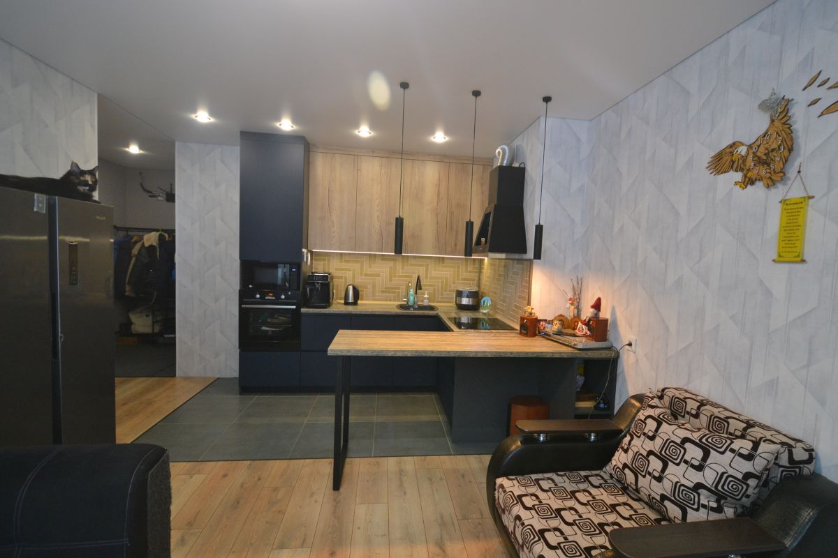 3-комн. квартира, 82.9 м², 2 этаж из 10
