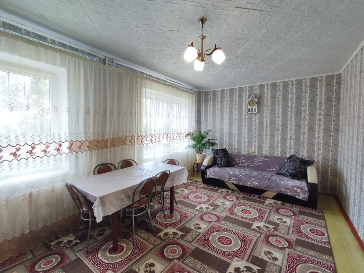 4-комн. квартира, 89.6 м², 1 этаж из 5