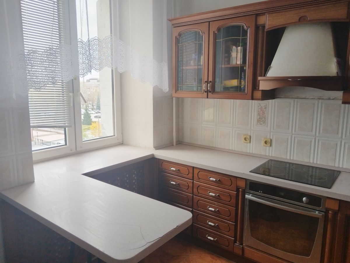 3-комн. квартира, 180 м², 5 этаж из 5