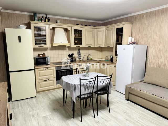2-комн. квартира, 72.1 м², 2 этаж из 10