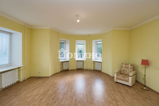 3-комн. квартира, 146.4 м², 2 этаж из 10