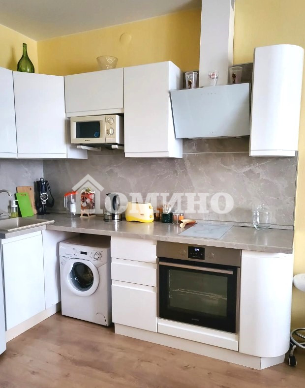 2-комн. квартира, 68 м², 2 этаж из 14