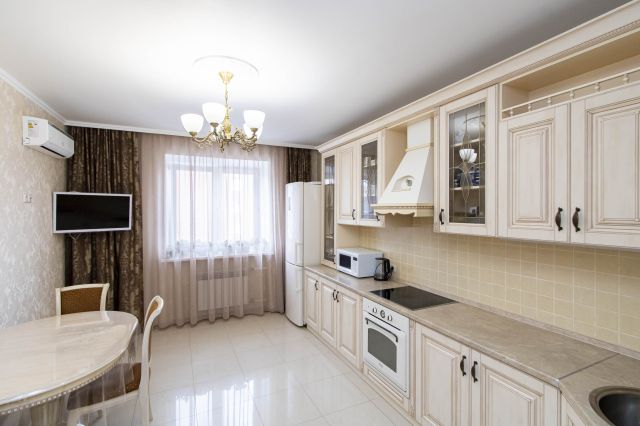 3-комн. квартира, 97 м², 3 этаж из 9
